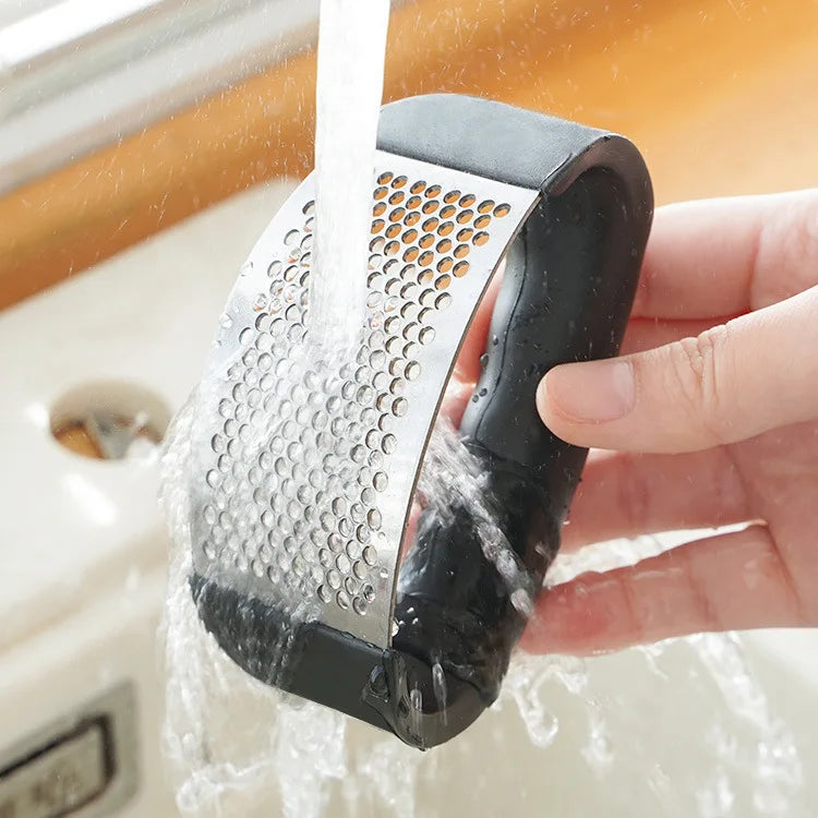 Stainless Steel Garlic Press & Crusher — Easy Squeeze | UK Stock